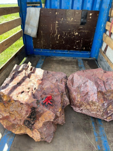 Ландшафтные глыбы красно-фиолетовые 200-1000 килограмм купить в Нытве