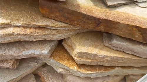 Плитняк златолит жёлтый золотистый для отмостки купить в Нытве