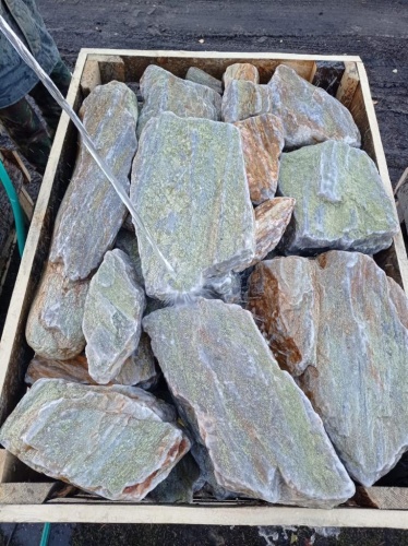 Златолит жёлтый, жёлто-зелёный глыбки и валуны для ланшафтного дизайна купить в Нытве
