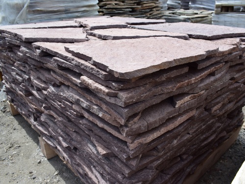 Плитняк лемезит бордовый для облицовки цоколя 20-25 мм  купить в Нытве