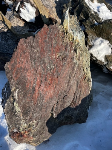 Ландшафтные глыбы красно-фиолетовые 200-1000 килограмм купить в Нытве