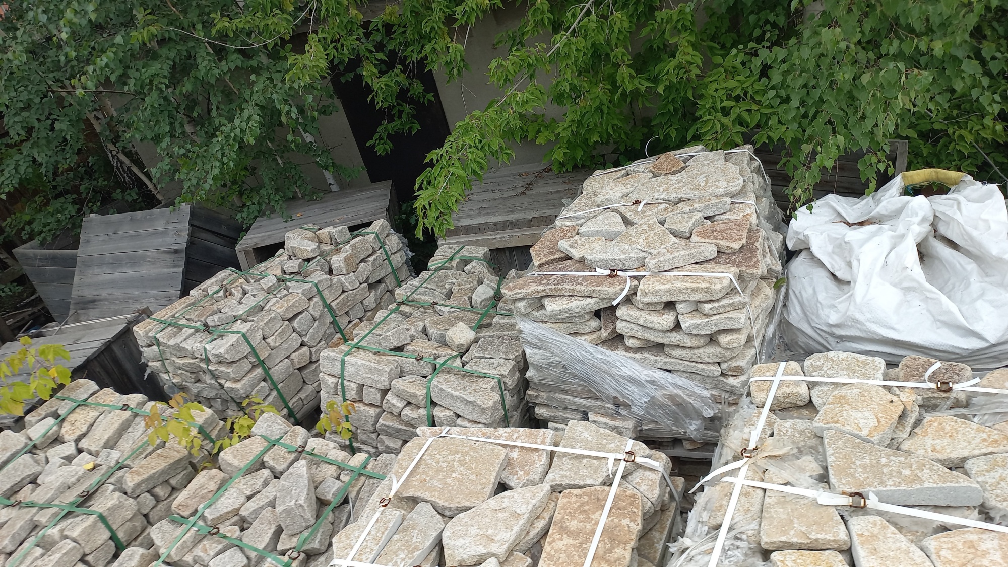 Плитняк гранитный галтованный купить в Нытве