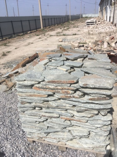 Златолит серебристый галтованный для лестниц купить в Нытве