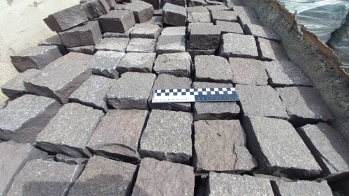 Лемезит колотая брусчатка 10 * 10 см. для парковки купить в Нытве