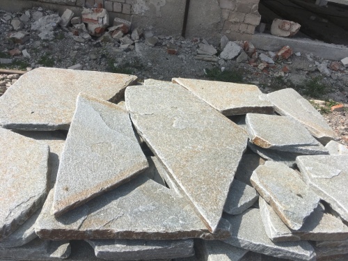 Златолит серебристый галтованный для лестниц купить в Нытве